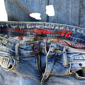DESIGUAL Jeans. Say Something Nice Sz 26. Preloved. Stretch. Embroidery.